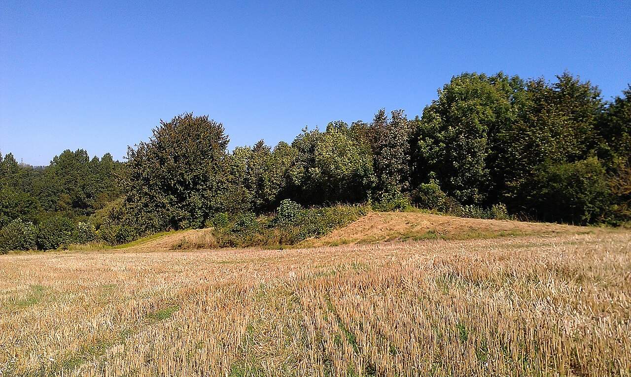 Julliberrie's Grave, a Neolithic long barrow